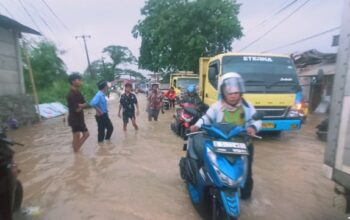 Jalan di Pertigaan Jeunjing Cisoka Jadi Langganan Banjir, Pemerintah Diminta Serius