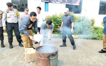 KPU Kabupaten Tangerang Musnahkan Ratusan Surat Suara Rusak