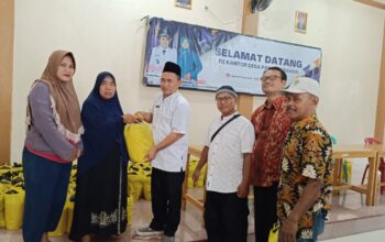 Kades Pasanggrahan dan BPBD Serahkan Bantuan Kepada Korban Bencana Alam