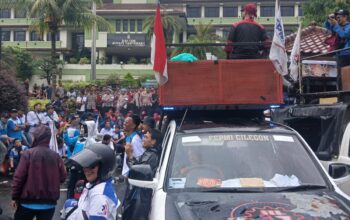 Geruduk Kantor Bupati Tangerang, Buruh Minta UMSK Naik 7 Persen