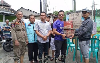 Camat Rajeg Berikan Bantuan Logistik Bagi Warga Terdampak Banjir