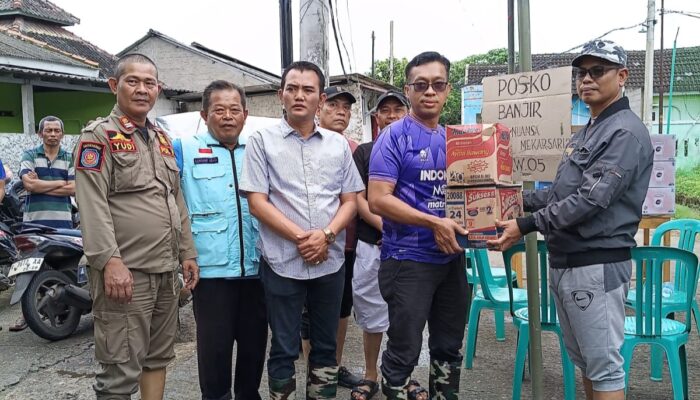Camat Rajeg Berikan Bantuan Logistik Bagi Warga Terdampak Banjir