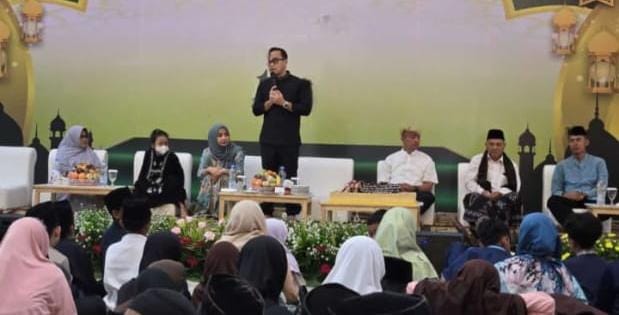 Hadapi Indonesia Emas, Rano Alfath Sosialisasi Soal Pendidikan Bersama Anak Yatim di Tangerang