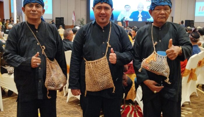 Pakaian Khas Baduy Perkenalkan di HPN 2025 Pekanbaru Riau