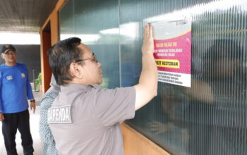 Akibat Nunggak Pajak, Bapenda Tangerang Pasang Stiker Peringatan