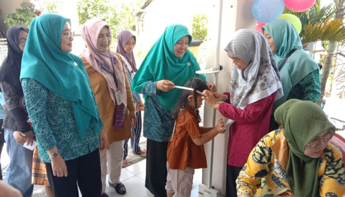Gerebek Posyandu di Kirana 2, Ketua TP PKK Solear Minta Warga Cek Kesehatan Balita Setiap Bulan